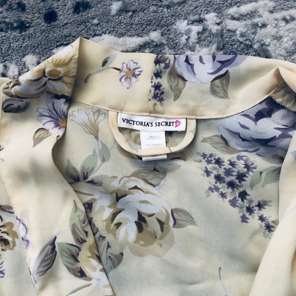 Vintage Victoria’s Secret Kimono/Robe - Picture 2 of 3